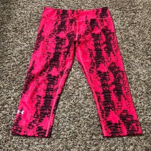 UNDER ARMOR CROP LEGGINGS SIZE M HIGH WAIST